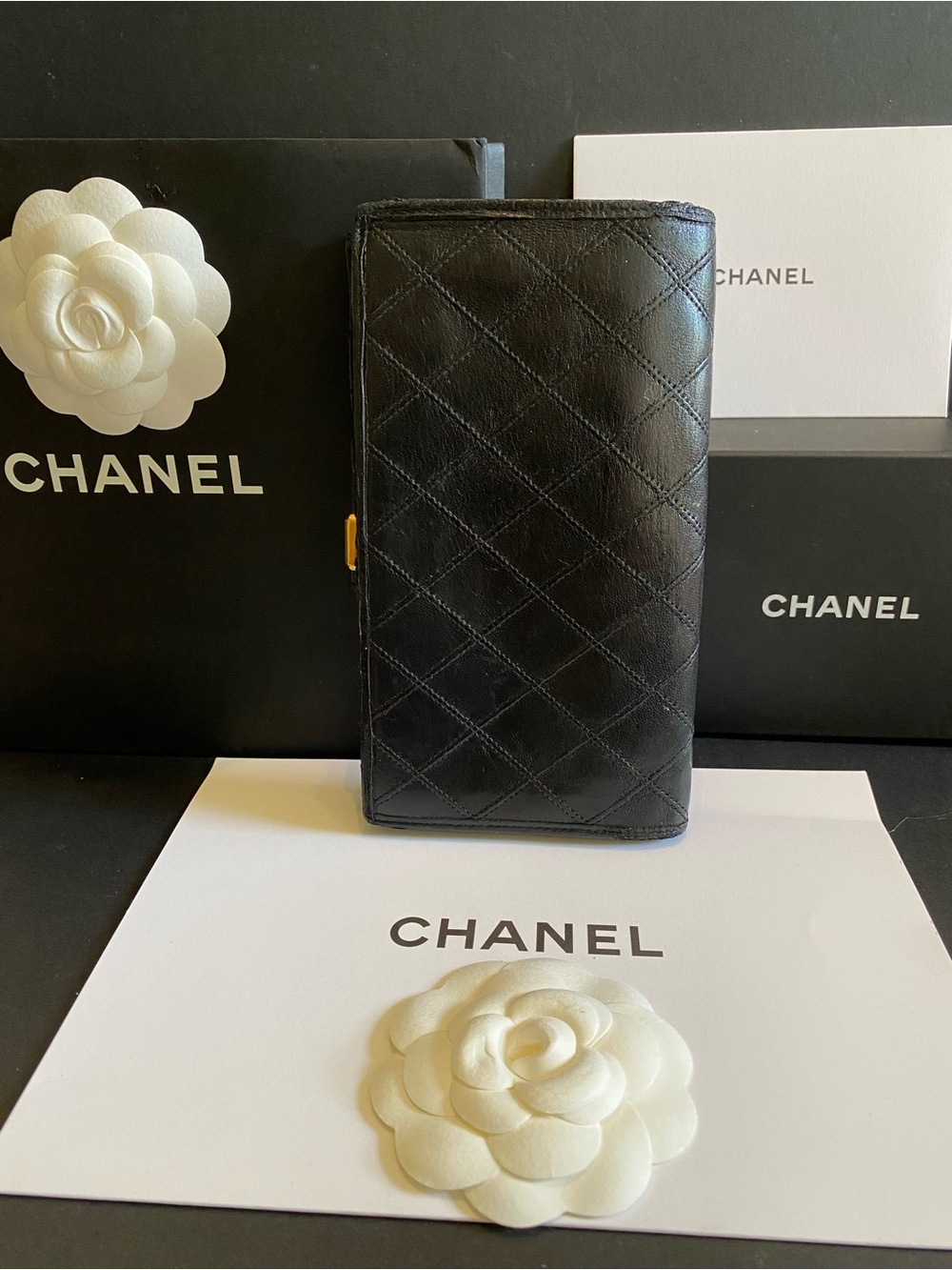 Chanel Vintage Authentic Black Lambskin Quilted Wallet with Coin Compartment - Picture 3 of 14